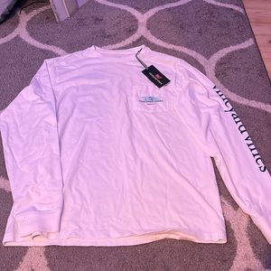 Vineyard vine white long sleeve Boston Christmas shirt. Size small.